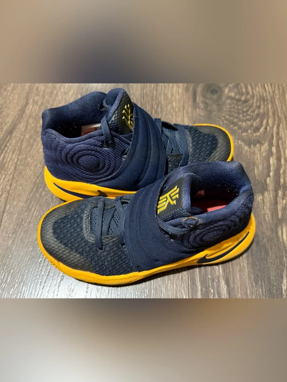 Nike Kyrie 2 Kids Basketball Shoes Navy Gold Yellow Size 11C